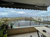 Cosy lake view flat - B&B Tirana