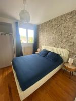 Volcan Ocre-4 pers-Spacieux et chaleureux - Parking privatif - Proches axes, commerces et services - Check in 24-24 - B&B Lempdes