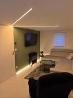 Modern room with terrace - B&B Sankt Georgen bei Salzburg