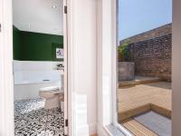 London Putney High St - hot tub, rooftop & cinema - B&B Londra