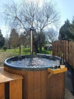 LE GRAND CASTILLON - Gîte pêche avec 2 étangs privés, foret et Jacuzzi en option - B&B Castelnau d'Auzan