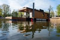 House Boat s výhledem na Wake Park - B&B