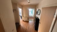 Sunset Heights Bright 2BR with City Views and Free Parking - Ferienwohnung London