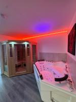 Nuit défendue - Jacuzzi - Sauna - BY PRIMO C0NCIERGERIE - B&B