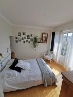 espace privé avec balcon vue montagnes - B&B