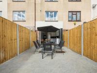 Stylish 5BR Home in the Heart of Spitalfields Walk to Brick Lane & Shoreditch - Chambres d'hôtes Londres