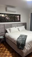 8 on Lorenzo - Bed and Breakfast