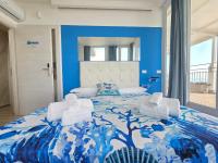 Camera Matrimoniale Deluxe con Balcone e Vista Mare