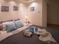 Apartamento de 1 dormitorio con vistas al jardín