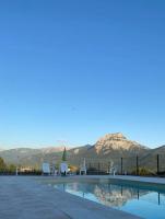 studio cosy vue lac, avec piscine et tennis - B&B