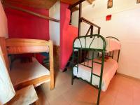 Cama individual en habitación compartida