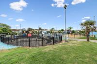Beachside Bliss Family Retreat - Camber Sands Holiday Park - B&B Camber