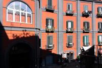 "L'Orchidea al Museo" accogliente appartamento in centro - B&B Napoli