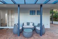 Home with Stunning Sea Views - Bed and Breakfast Napier