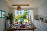 Sunset Canggu 2BR Private Pool Villa By Bali Bliss Properties - Bed and Breakfast Tambakboyo