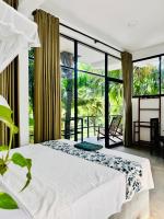 Suite mit Kingsize-Bett und Balkon