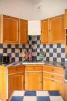 Family Home in Lille, Garden and Parking - 6/8p - Chambres d’hôtes Lille