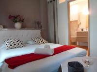 Quadruple Room with Shared Bathroom