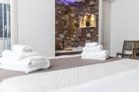 King Room with Spa Bath