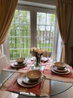 Gorgeous apartment + attentive host + free parking - B&B