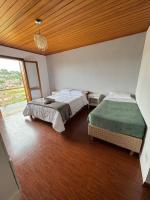 Habitación Triple con vistas a la montaña