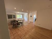 sehr schönes, großes und möbliertes Apartment - B&B