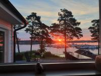 Modernt fritidshus med havsutsikt Mönsteråsviken - Bed and Breakfast