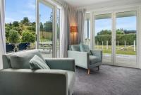 WaveSong Cottage - Your Escape by the Sea - Bed and Breakfast Parapara