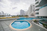 Beautiful Ocean Views, 2 rooms, AC, Pool, beach, hot showers! 11 Floor! - Chambres d'hôtes Carthagène