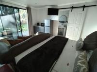 Deluxe Room (1 adult + 1 child)