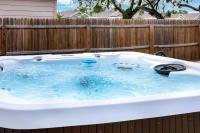 Nr Missions Park Hot Tub Getaway Yard Games Bbq - B&B San Antonio