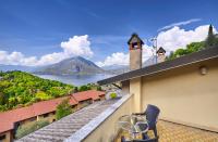 Private terrace with lake view near Varenna - B&B