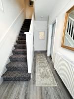 Hambledon House 4BR Entire Home - B&B