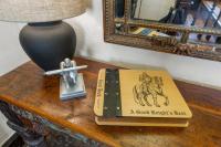 Castle Stay by Gathering Place Hot Tub & Fire Pit - Ferienwohnung Tulsa