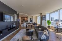 Modern HighRise Sanctuary, Gym, Pool, Prking, W-D, Golf - B&B