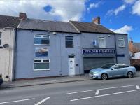 1 Bed Flat with King or Twin Beds, Sofa Bed, Work space, Dining and SMART TV with Free Wifi Throughout! - B&B Wingate