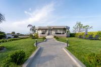 Villa Giota Luxury Living - Free Car & Private Jacuzzi - Ferienwohnung Theologòs