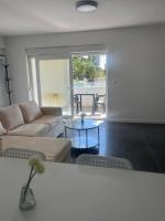 Inviting and bright 90 m2 residence with 4 balconies - Bed and Breakfast Biograd na Moru