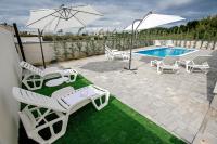 Family-friendly apartments with swimming pool Vrsi - Mulo, Zadar - 24110 - Bed and Breakfast Vrsi