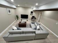 Modern Basement Retreat 2BR King suite - B&B Lawrenceville