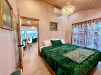 The Perch- Hilltop Bungalow, Eagle Rock-near DTLA - B&B Los Angeles