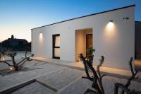 Premium Year-Round Poolside Villas - Chambres d’hôtes Marčana