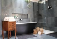 Studio mit Whirlpool