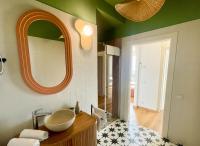 Appartamento con 2 Camere da Letto e Vista Lago