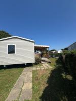 Bungalow 341, 6 à 8 pers, wifi, jardin, terrasse, Camping Siblu 4 étoiles le Lac des Rêves - Chambres d’hôtes Lattes