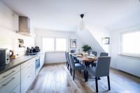 Deluxe Two-Bedroom Apartment for 8 guests – Burgsuite