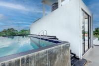Spacious Home with Rooftop Pool - B&B Malambe