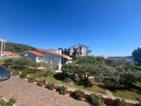 Vacation Family House on the Beach - Ferienwohnung Stara Novalja