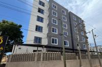 Modern Cozy 2 BR Apartment at The Vale Residence with Pool, Balcony, 5 Minutes walk to the Beach! - B&B