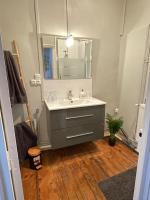 le 888 Demeures Grand T2 de charme dans centre Saumur - B&B